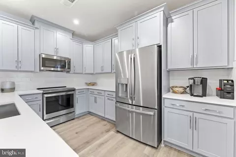 2440 Silver Line Aly, Herndon, VA 20171