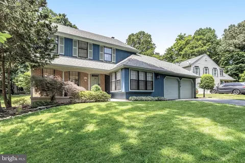 7410 Silver Pine Dr, Springfield, VA 22153