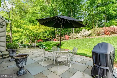 Exterior - 7410 Silver Pine Dr, Springfield, VA 22153 photo 7 of 10