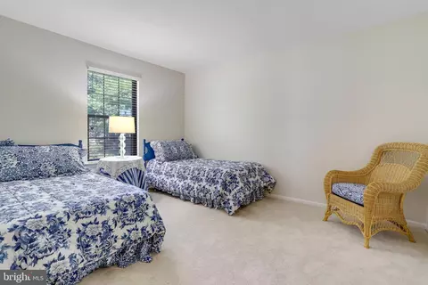Bedroom - 7410 Silver Pine Dr, Springfield, VA 22153 photo 4 of 11