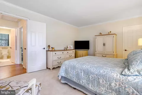 Bedroom - 7410 Silver Pine Dr, Springfield, VA 22153 photo 7 of 11
