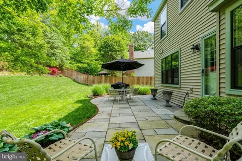 Exterior - 7410 Silver Pine Dr, Springfield, VA 22153 photo 8 of 10