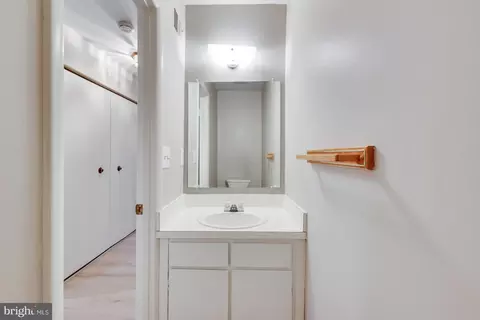 Bath - 2330 Millennium Ln, Reston, VA 20191 photo 1 of 7