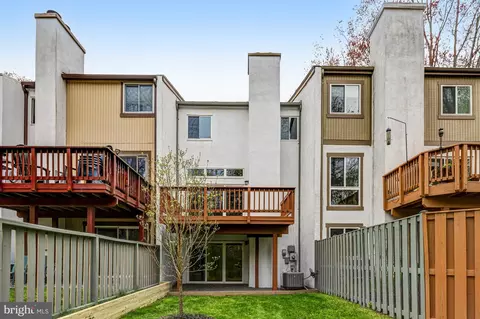 Exterior - 2330 Millennium Ln, Reston, VA 20191 photo 10 of 11