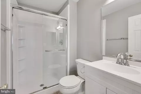 Bath - 2330 Millennium Ln, Reston, VA 20191 photo 2 of 7