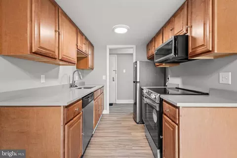 Kitchen - 11611 Stoneview Sq #1B, Reston, VA 20191 photo 3 of 6