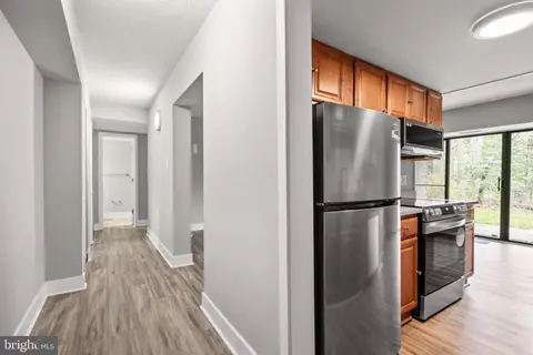 Entry Way - 11611 Stoneview Sq #1B, Reston, VA 20191 photo 1 of 1