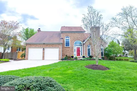 3143 Kinross Cir, Herndon, VA 20171