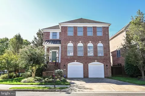 8021 Wolftrap Rd, Dunn Loring, VA 22027