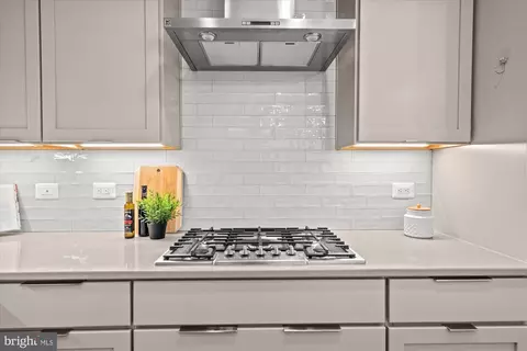 Kitchen - 11248 Faraday Park Dr, Reston, VA 20190 photo 6 of 7