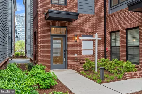 Exterior - 11248 Faraday Park Dr, Reston, VA 20190 photo 2 of 7