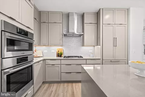 Kitchen - 11248 Faraday Park Dr, Reston, VA 20190 photo 5 of 7