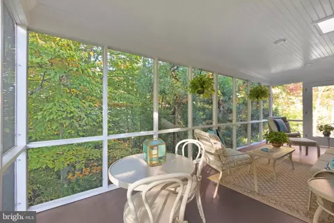 Exterior - 6006 Mineola Ct, Springfield, VA 22152 photo 9 of 16