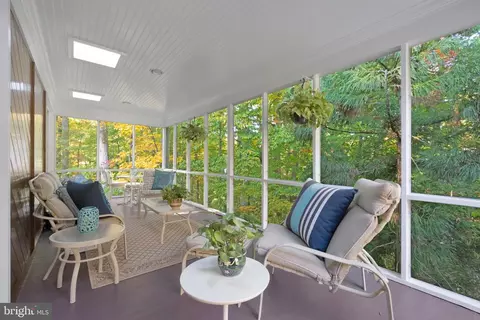 Exterior - 6006 Mineola Ct, Springfield, VA 22152 photo 10 of 16