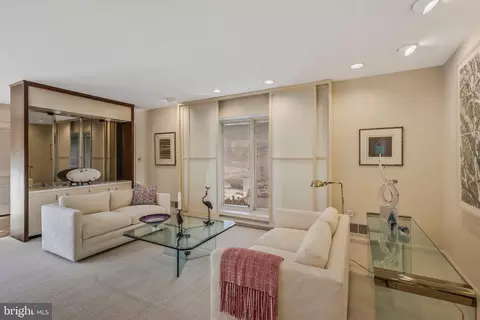 Living - 6006 Mineola Ct, Springfield, VA 22152 photo 1 of 9