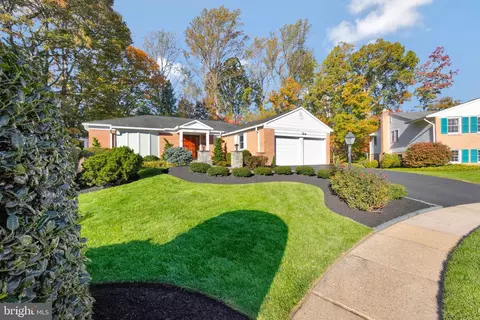Exterior - 6006 Mineola Ct, Springfield, VA 22152 photo 3 of 16