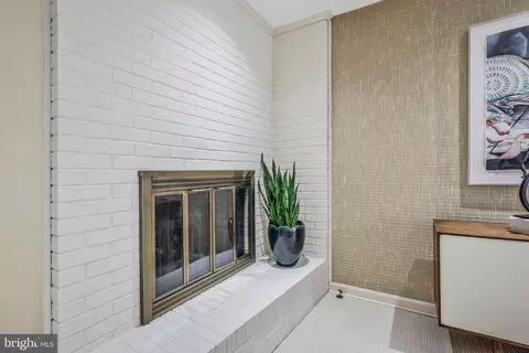Bath - 6006 Mineola Ct, Springfield, VA 22152 photo 1 of 8