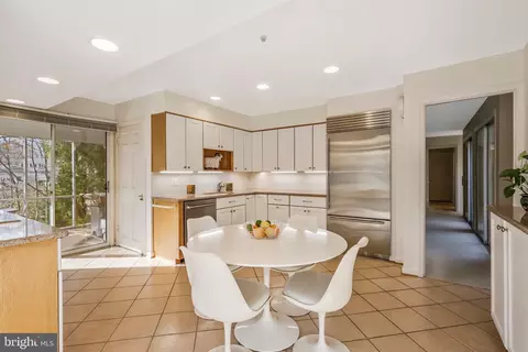 Kitchen - 6006 Mineola Ct, Springfield, VA 22152 photo 5 of 5