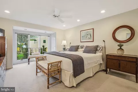 Bedroom - 6006 Mineola Ct, Springfield, VA 22152 photo 2 of 5