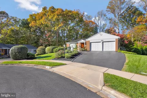 Exterior - 6006 Mineola Ct, Springfield, VA 22152 photo 2 of 16