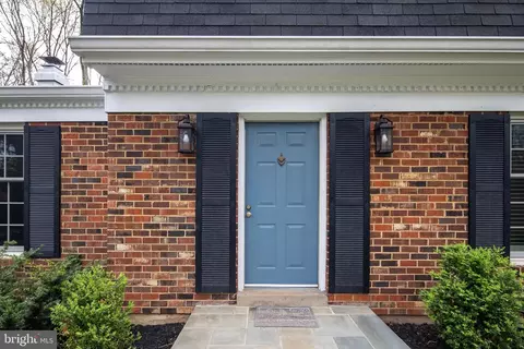 Exterior - 1817 Cranberry Ln, Reston, VA 20191 photo 5 of 12