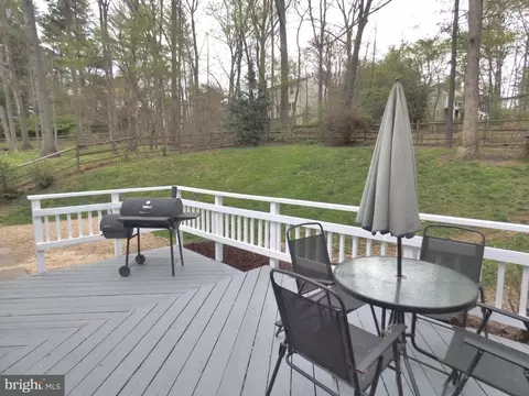 Exterior - 1817 Cranberry Ln, Reston, VA 20191 photo 7 of 12