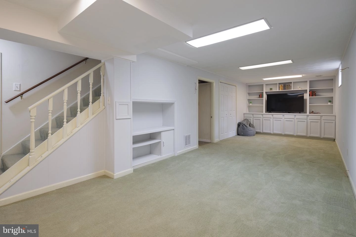 Living - 1817 Cranberry Ln, Reston, VA 20191 photo 6 of 8