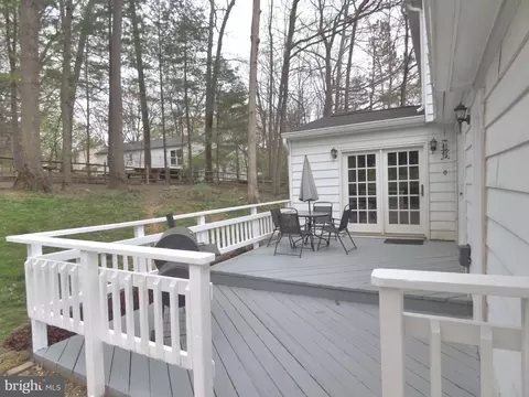 Exterior - 1817 Cranberry Ln, Reston, VA 20191 photo 6 of 12