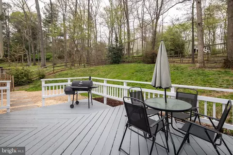 Exterior - 1817 Cranberry Ln, Reston, VA 20191 photo 9 of 12