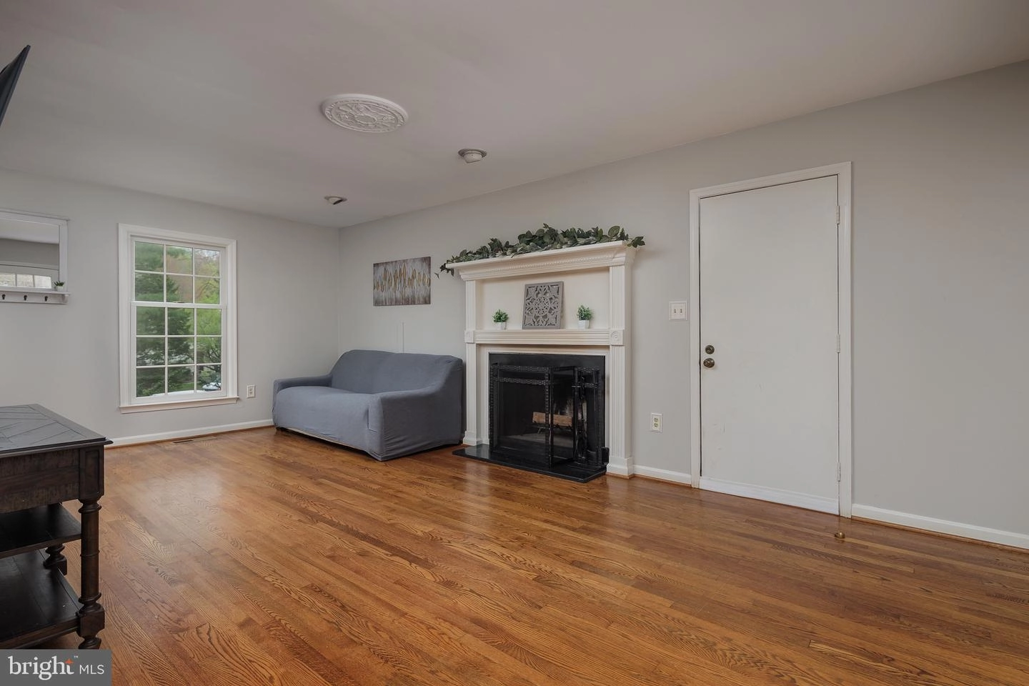 Living - 1817 Cranberry Ln, Reston, VA 20191 photo 3 of 8