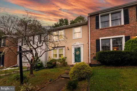 8136 Loving Forest Ct, Springfield, VA 22153