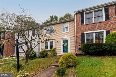 Exterior - 8136 Loving Forest Ct, Springfield, VA 22153 photo 3 of 8