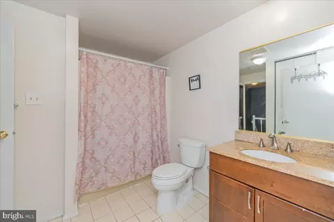 Bath - 8136 Loving Forest Ct, Springfield, VA 22153 photo 3 of 4