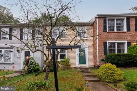 Exterior - 8136 Loving Forest Ct, Springfield, VA 22153 photo 4 of 8