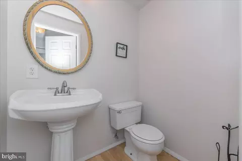 Bath - 8136 Loving Forest Ct, Springfield, VA 22153 photo 4 of 4