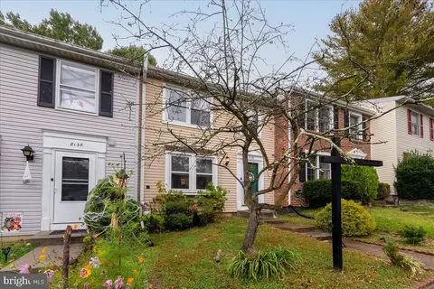 Exterior - 8136 Loving Forest Ct, Springfield, VA 22153 photo 2 of 8