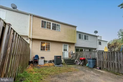 Exterior - 8136 Loving Forest Ct, Springfield, VA 22153 photo 8 of 8