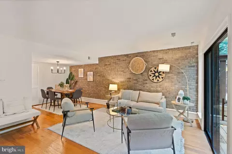 11900 Escalante Ct, Reston, VA 20191