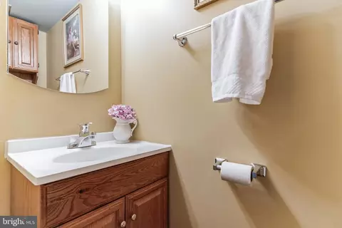 7756 Lemoyne Ln, Springfield, VA 22153 photo 9