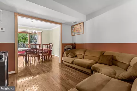 7756 Lemoyne Ln, Springfield, VA 22153 photo 4