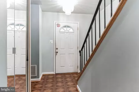 7756 Lemoyne Ln, Springfield, VA 22153 photo 2