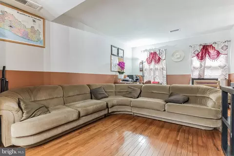 7756 Lemoyne Ln, Springfield, VA 22153 photo 3