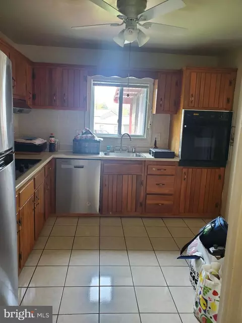 6414 Meriwether Ln, Springfield, VA 22150 photo 11