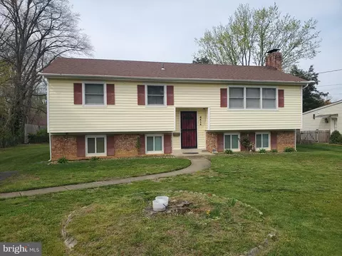 6414 Meriwether Ln, Springfield, VA 22150 photo 2
