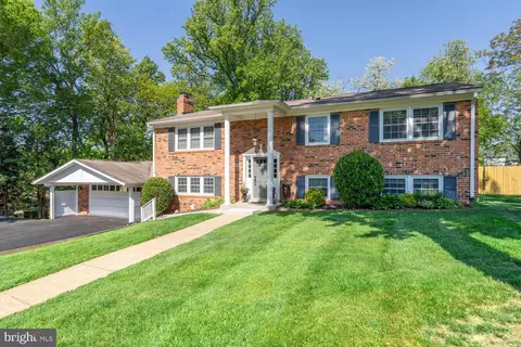 2848 Subtle Ln, Fairfax, VA 22031