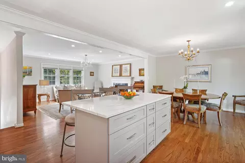 2848 Subtle Ln, Fairfax, VA 22031 photo 6