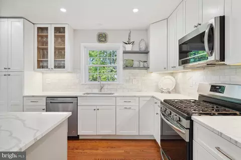 2848 Subtle Ln, Fairfax, VA 22031 photo 5