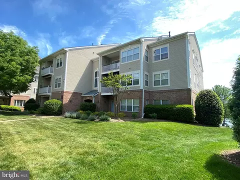 6571 Grange Ln #304, Alexandria, VA 22315
