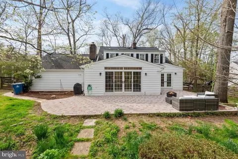 Exterior - 1205 Swinks Mill Rd, Mclean, VA 22102 photo 6 of 8