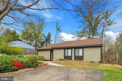 Exterior - 11302 Geddys Ct, Reston, VA 20191 photo 15 of 16